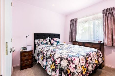 Photo of property in 106a Bruce Mclaren Road, Henderson, Auckland, 0612