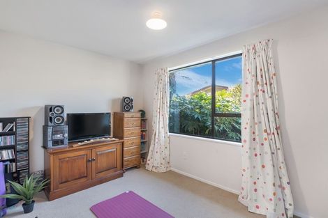 Photo of property in 2/71a Glenmore Avenue, Casebrook, Christchurch, 8051