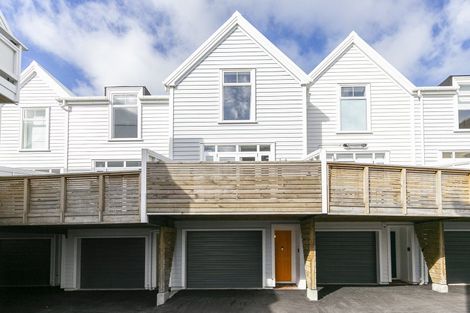 Photo of property in Pirie Street Townhouses, 32/35 Pirie Street, Mount Victoria, Wellington, 6011