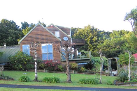 Photo of property in 7 Elsted Place, Goodwood Heights, Auckland, 2105