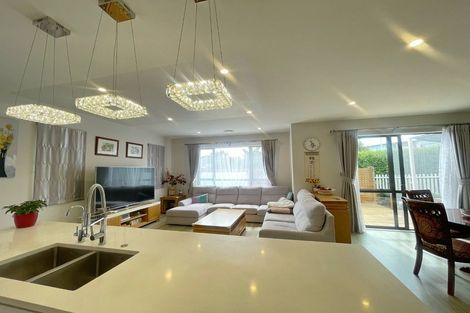 Photo of property in 10 Bounty Road, Long Bay, Auckland, 0630