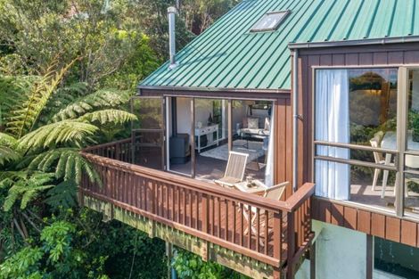 Photo of property in 38 Stanhope Grove, Korokoro, Lower Hutt, 5012