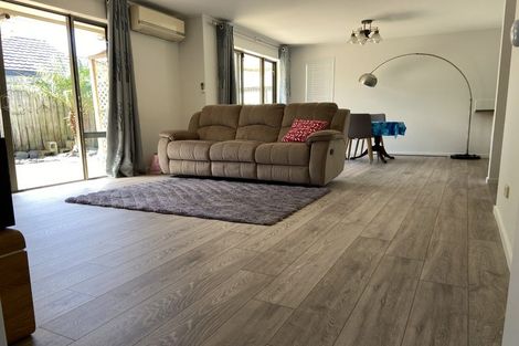 Photo of property in 74 Kingdale Road, Henderson, Auckland, 0610