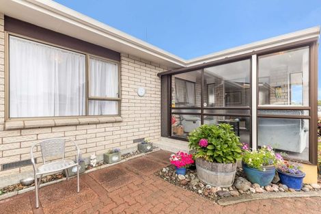 Photo of property in 5 Chertsey Court, Roslyn, Palmerston North, 4414