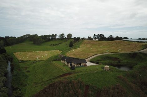 Photo of property in 326 Paraite Road, Paraite, New Plymouth, 4373