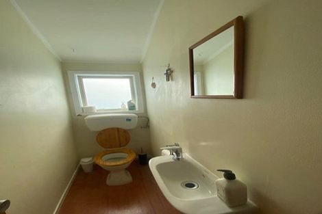 Photo of property in 4/30 Lyall Parade, Lyall Bay, Wellington, 6022