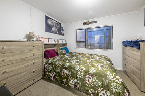 Photo of property in 2/27 Kopara Place, Clendon Park, Auckland, 2103