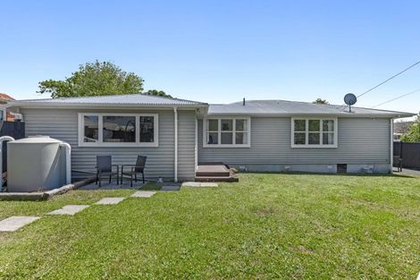Photo of property in 27 Norcross Avenue, Henderson, Auckland, 0612