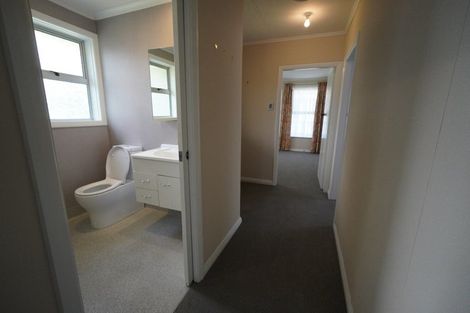 Photo of property in 9 Bristol Crescent, Roslyn, Palmerston North, 4414