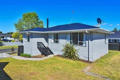 Photo of property in 35 Moncrieff Avenue, Clendon Park, Auckland, 2103