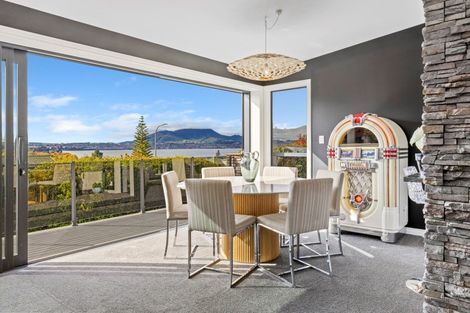 Photo of property in 2 Scenic Heights, Acacia Bay, Taupo, 3330