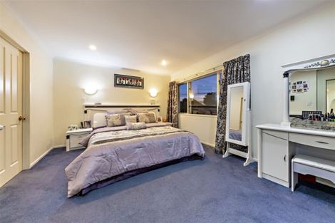 Photo of property in 1 Kumar Place, The Gardens, Auckland, 2105