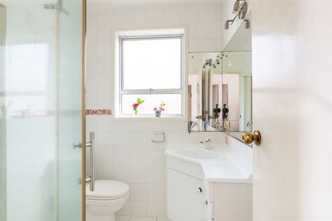 Photo of property in 29 Stott Avenue, Birkdale, Auckland, 0626