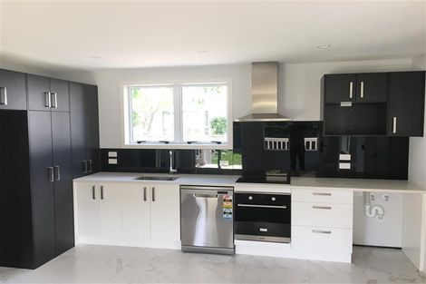 Photo of property in 12 Rossmore Terrace, Murrays Bay, Auckland, 0630