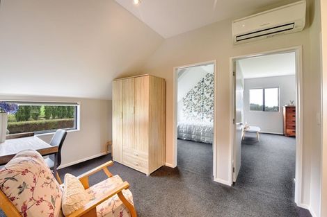 Photo of property in 92 Sinclair Road, Browns, Winton, 9782