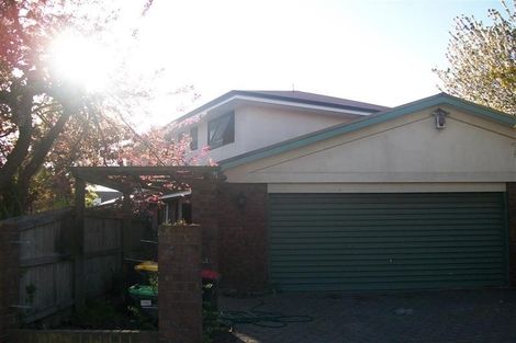 Photo of property in 1/2 Montana Avenue, Ilam, Christchurch, 8041