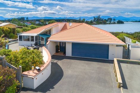 Photo of property in 6 Coutts Place, Mapua, 7005