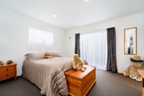 Photo of property in 78 Regent Street, Martinborough, 5711