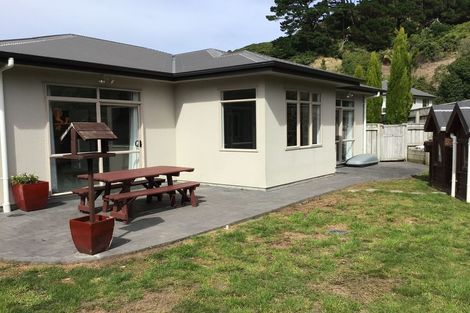 Photo of property in 3 Chippenham Grove, Churton Park, Wellington, 6037