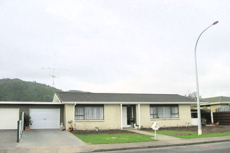 Photo of property in 96b Rimu Street, Waikanae, 5036