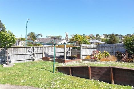 Photo of property in 2 Te Kauri Place, Helensville, 0800