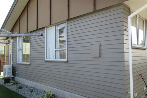 Photo of property in 1/90 Queenspark Drive, Parklands, Christchurch, 8083