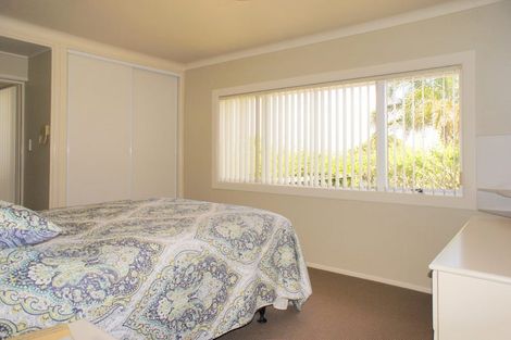 Photo of property in 1 Lewis Road, Pakuranga, Auckland, 2010