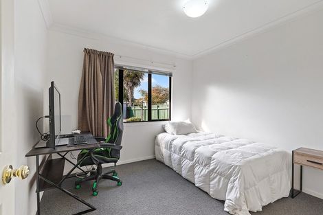 Photo of property in 14 Catalina Drive, Melville, Hamilton, 3206