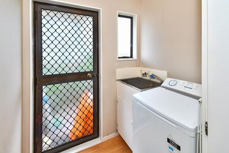 Photo of property in 2/160 Porchester Road, Papakura, 2110