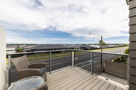 Photo of property in 122 Te Awa Avenue, Te Awa, Napier, 4110