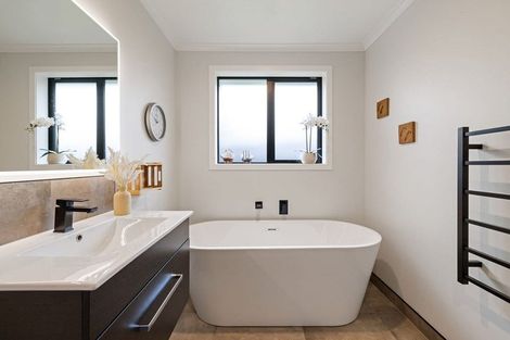 Photo of property in 19 Rose Leigh Drive, Cambridge, 3434