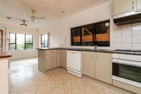 Photo of property in 29 Archibald Road, Kelston, Auckland, 0602