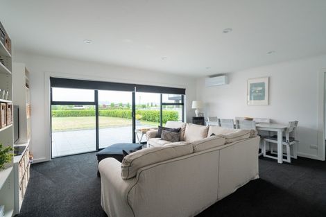 Photo of property in 20 Pukenamu Road, Rainbow Point, Taupo, 3330