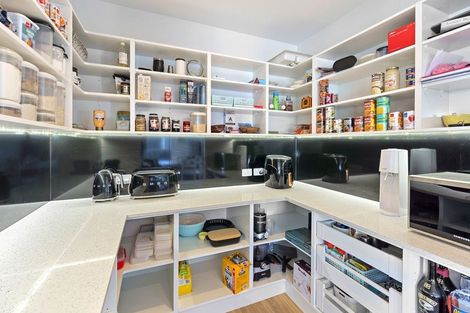 Photo of property in 1 Arapipi Way, Peka Peka, Waikanae, 5391