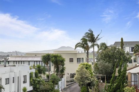 Photo of property in 1/15 Gwenand Place, Botany Downs, Auckland, 2010
