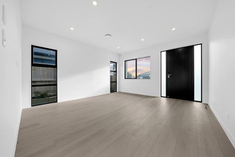 Photo of property in 30 Korowhiti Road, Clarks Beach, 2122