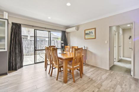 Photo of property in 25 Girvan Terrace, Wattle Downs, Auckland, 2103