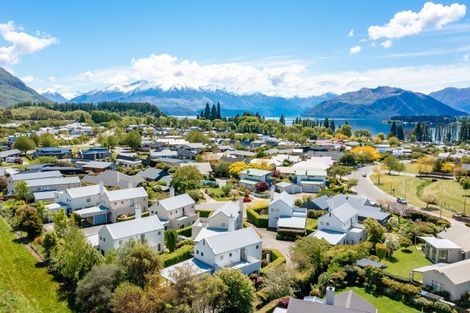 Photo of property in 7 Meadowbrook Place, Wanaka, 9305