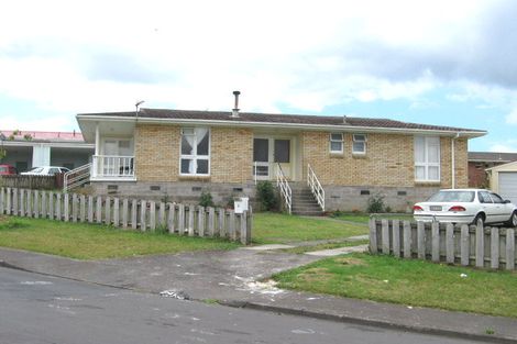 Photo of property in 3 Brougham Place, West Harbour, Auckland, 0618