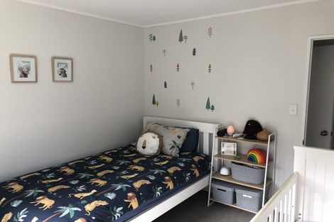 Photo of property in 2/30 Norwood Road, Bayswater, Auckland, 0622