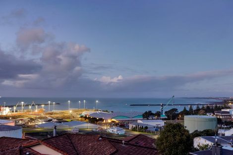 Photo of property in 22c Findlay Street, Moturoa, New Plymouth, 4310