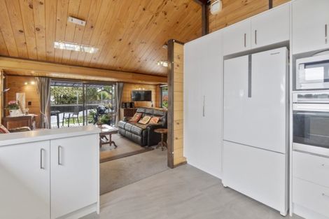 Photo of property in 11 Lake Domain Drive, Frankton, Hamilton, 3204