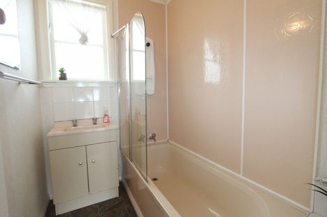 Photo of property in 24 Edward Street, Pahiatua, 4910