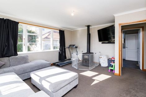 Photo of property in 28 Lower High Street, Marton, 4710