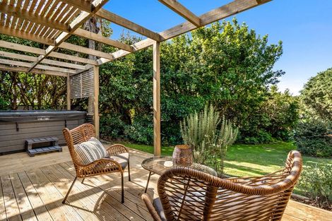 Photo of property in 2a Wouldbank Way, Welcome Bay, Tauranga, 3112