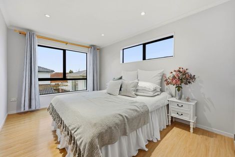 Photo of property in 45a Bradbury Road, Botany Downs, Auckland, 2010