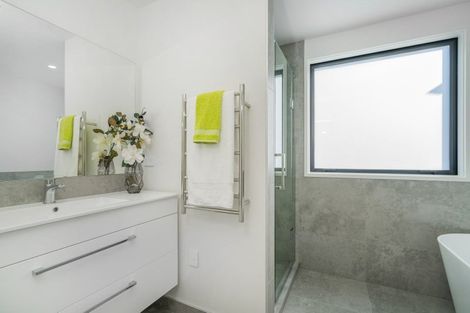 Photo of property in 12 Ngaroma Crescent, Whitianga, 3510