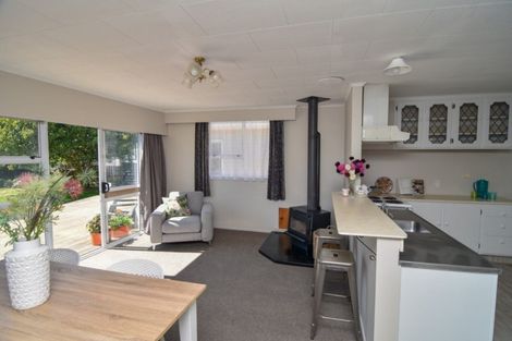 Photo of property in 27 Diamond Street, Carterton, 5713