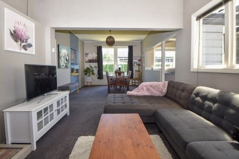 Photo of property in 6 Davy Street, Carterton, 5713