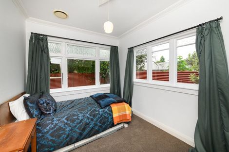 Photo of property in 33 Knowles Street, Terrace End, Palmerston North, 4410